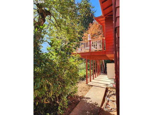 a view of a outdoor space