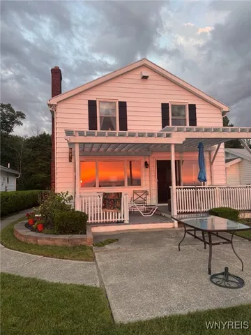 $899,000 | 1160 Stewart Avenue, Hanover, NY 14136