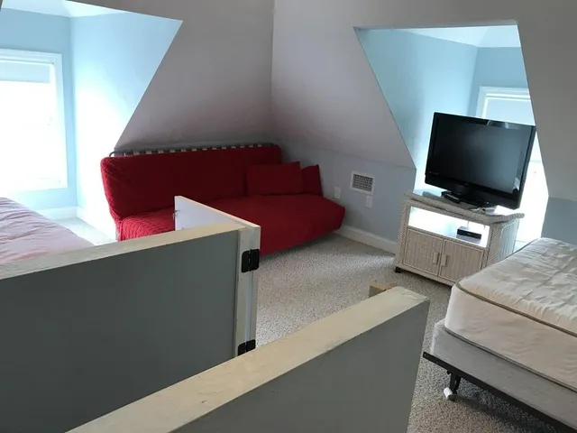 $3,200 | 37 R Street, Unit NOV TO JUNE, Hull, MA 02045