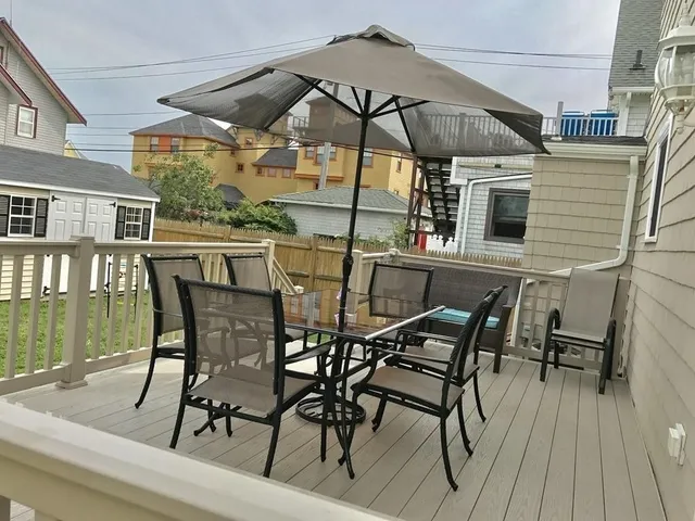 $3,200 | 37 R Street, Unit NOV TO JUNE, Hull, MA 02045