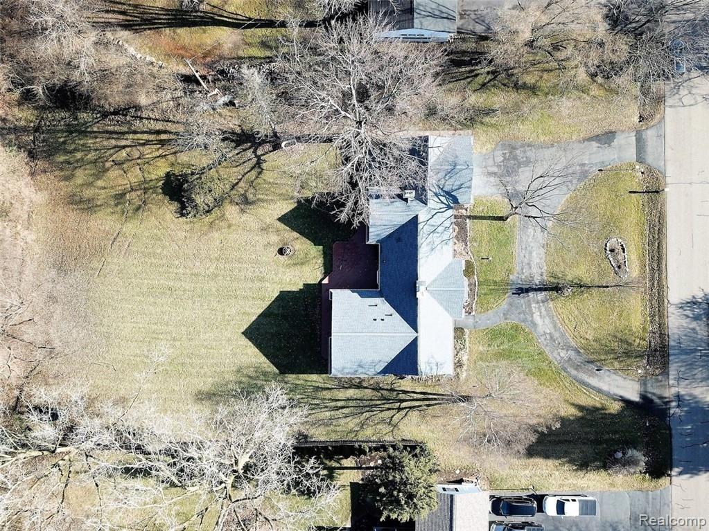 29204 Utley Road Farmington Hills, MI 48334 - Photo 8 of 52