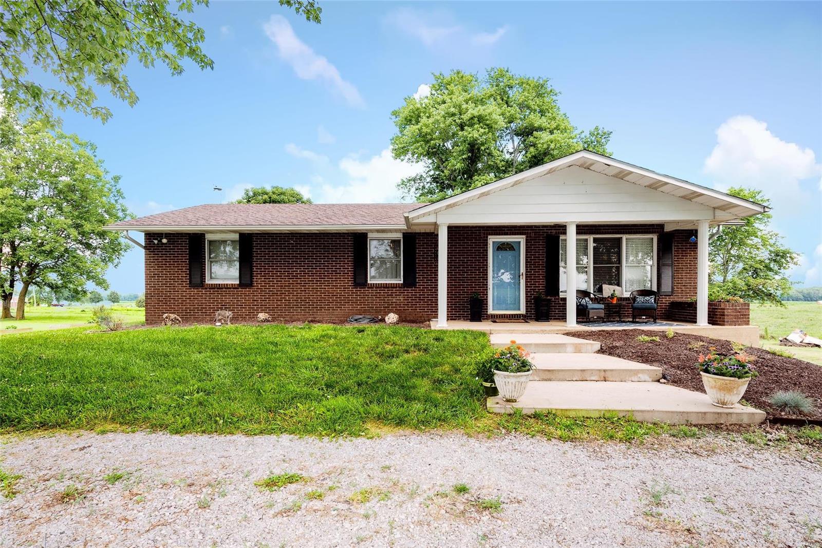 348 Blackjack Road Troy, IL 62294 - Photo 1 of 19