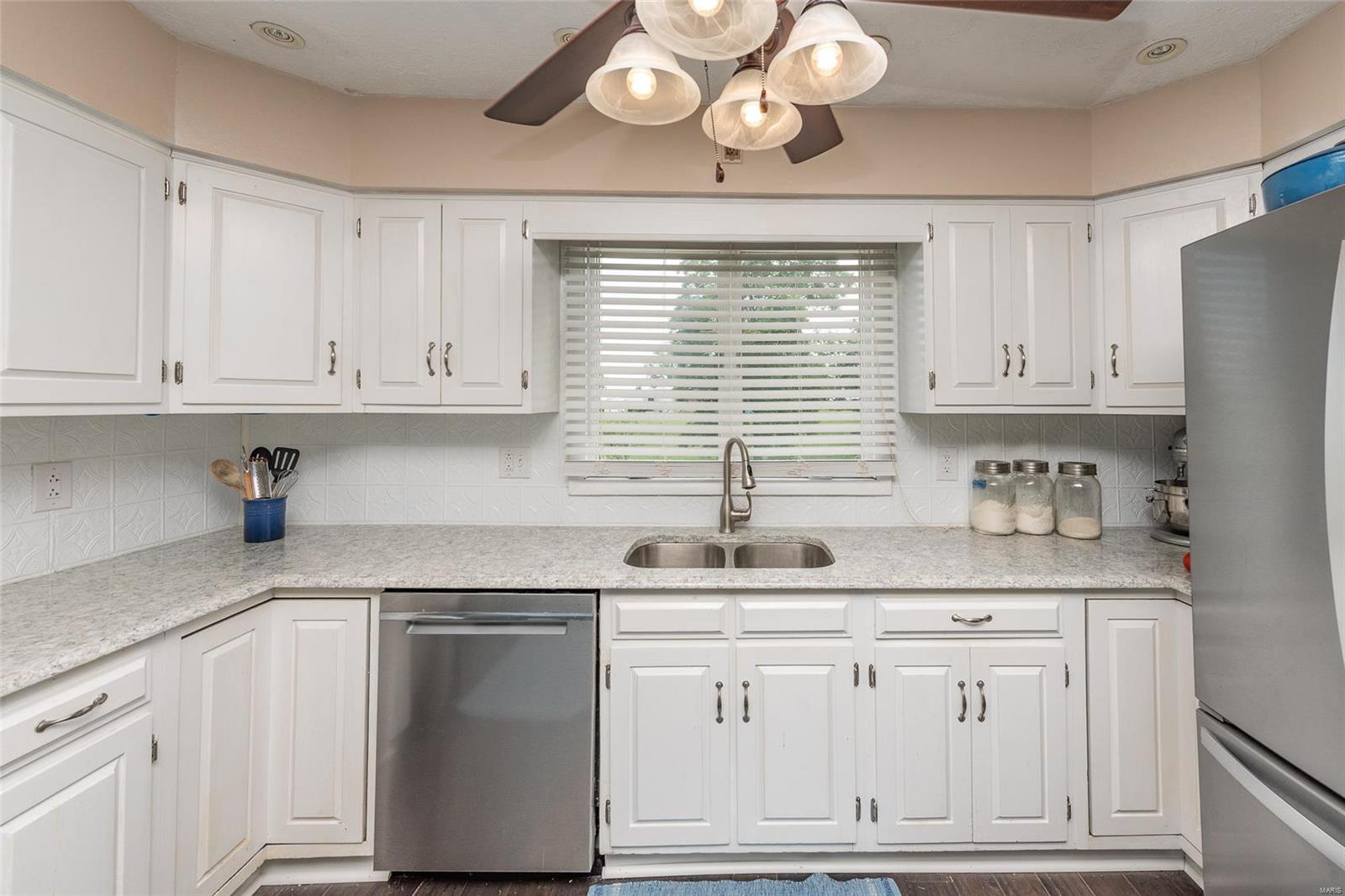 348 Blackjack Road Troy, IL 62294 - Photo 8 of 19