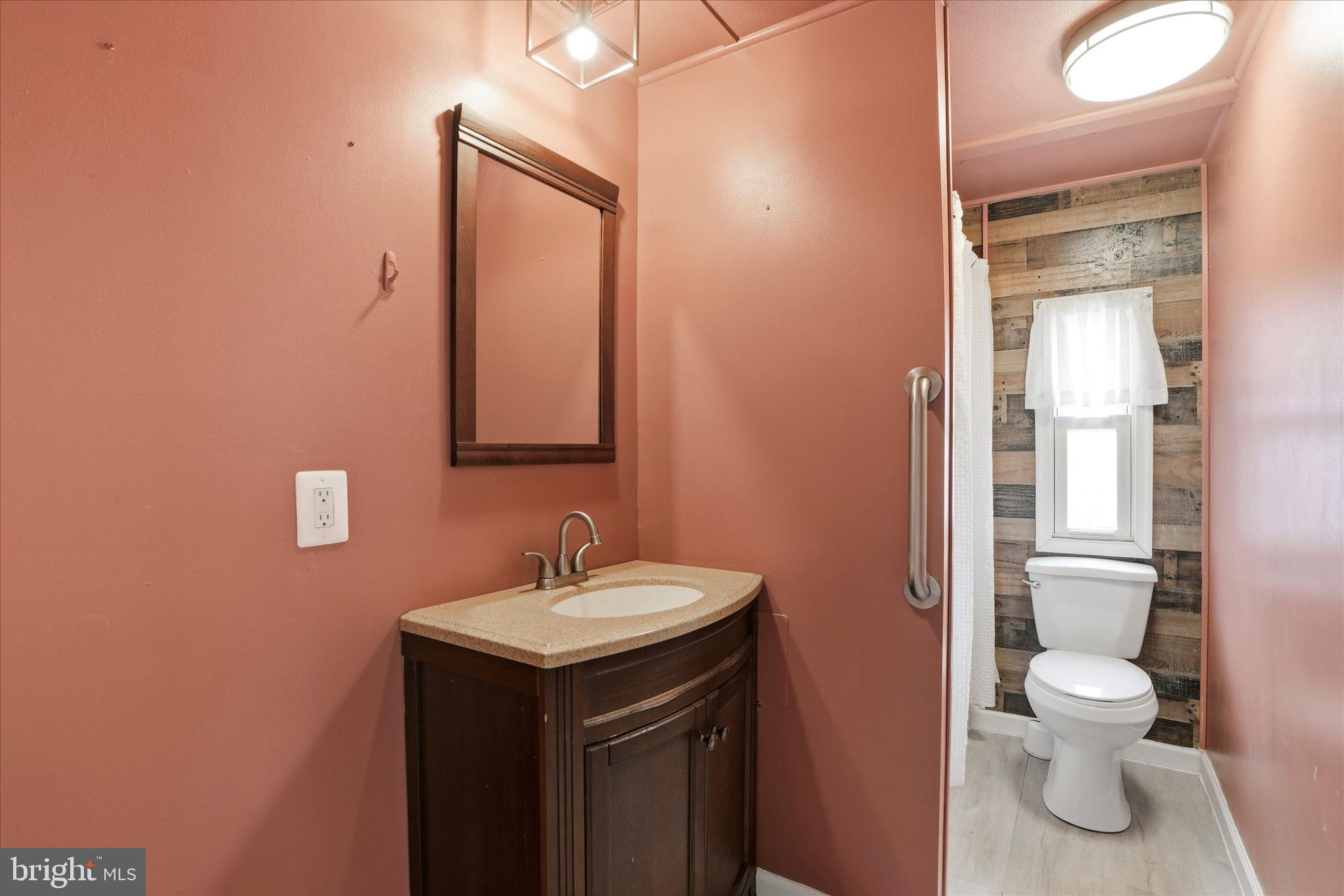 7 Oak Drive Spring City, PA 19475 - Photo 13 of 15 2nd Bathroom