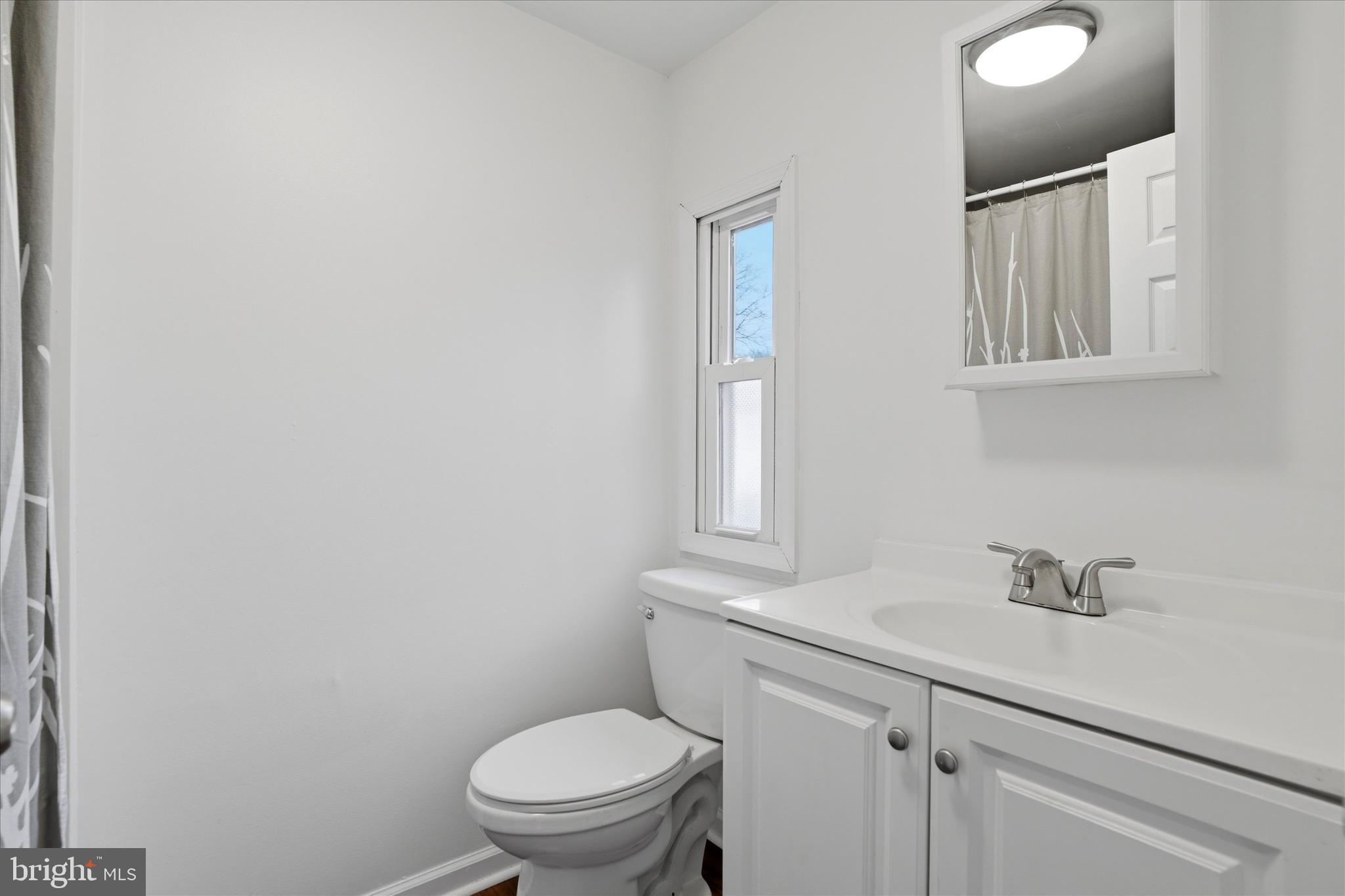 7 Oak Drive Spring City, PA 19475 - Photo 10 of 15 Primary Bathroom