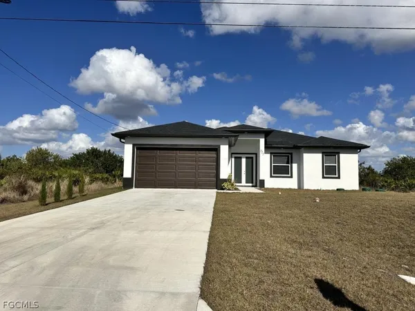 $2,300 | 325 Paulcrest Avenue, Lehigh Acres, FL 33974