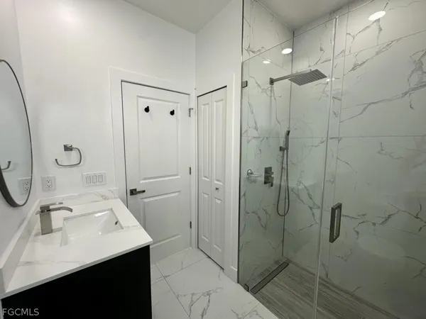 $2,300 | 325 Paulcrest Avenue, Lehigh Acres, FL 33974