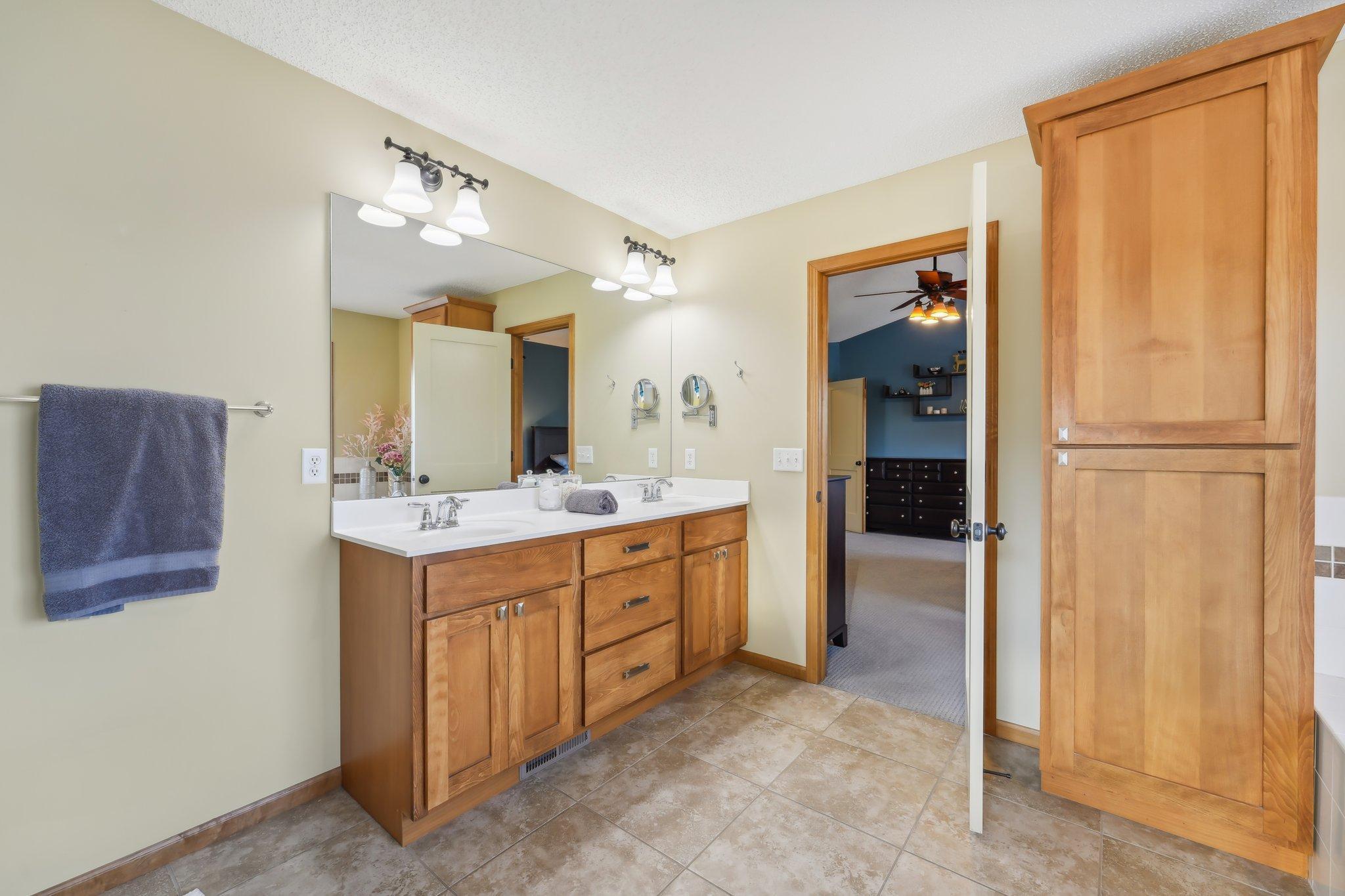 11310 Traverse Road Woodbury, MN 55129 - Photo 36 of 77 Gallery Image 36