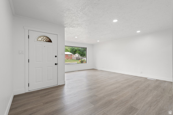 1016 South 400 West Bountiful, UT 84010 - Photo 7 of 43