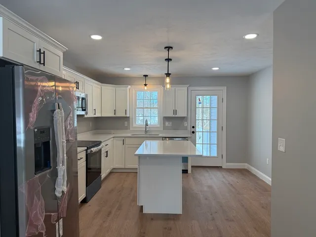 $4,100 | 23 Kashmir's Way, Unit 23, Lakeville, MA 02347