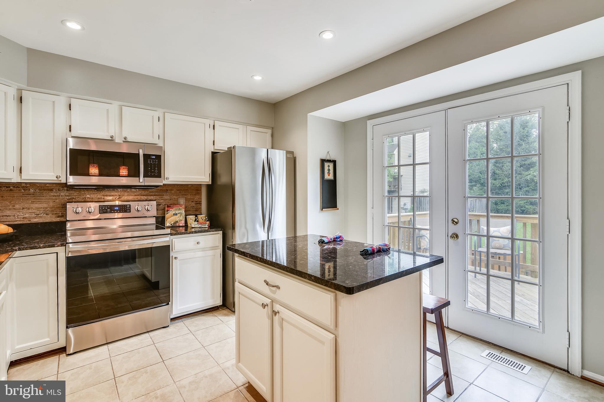 13563 Ruddy Duck Road Clifton, VA 20124 - Photo 13 of 54 Granite Counters & Tile Backsplash