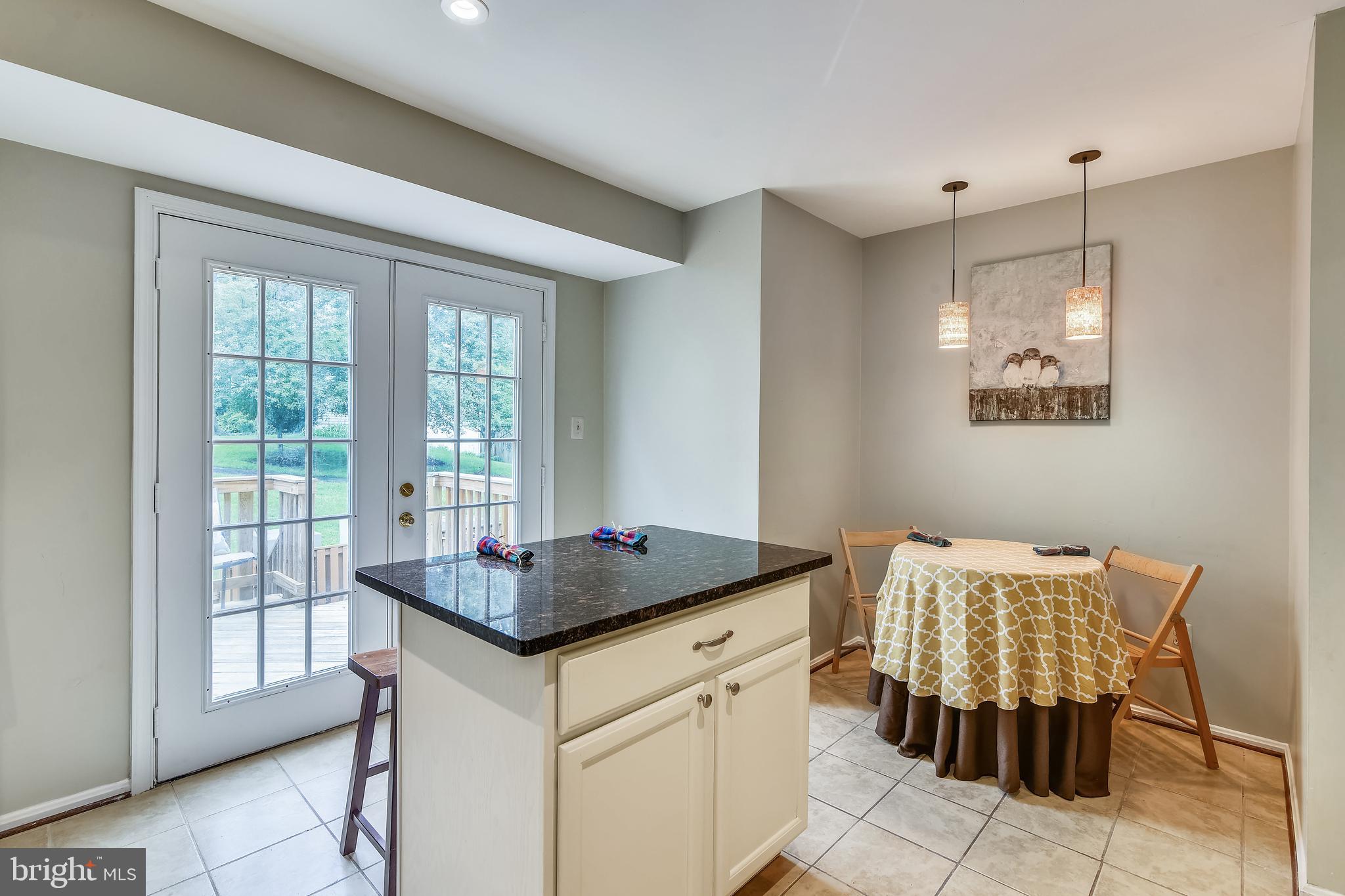 13563 Ruddy Duck Road Clifton, VA 20124 - Photo 16 of 54 Island work/breakfast bar
