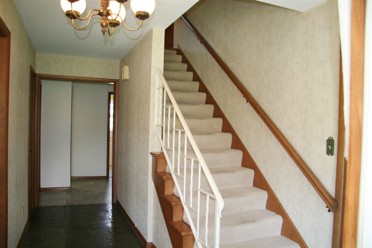 1330 South Valley Forge Road Bloomington, IN 47401 - Photo 2 of 36