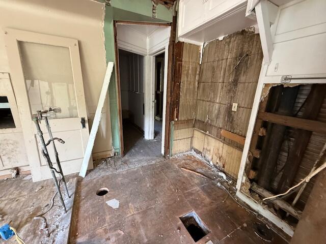 1026 Carl Breeding Way Jackson, MI 49203 - Photo 4 of 22 IMG_1824