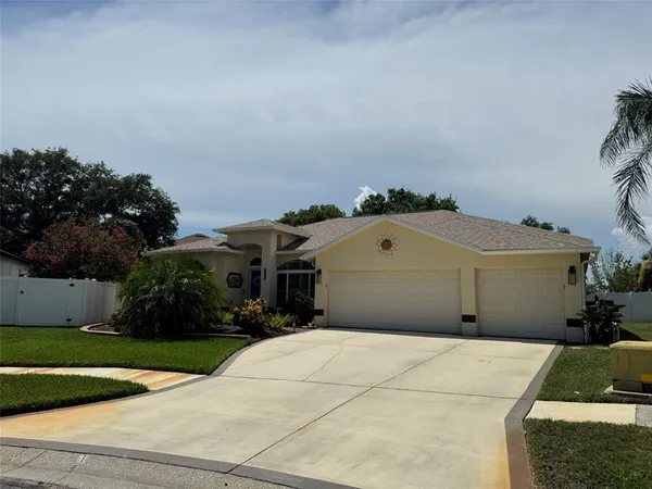 $515,500 | 11201 St Andrews Court, Riverview, FL 33579