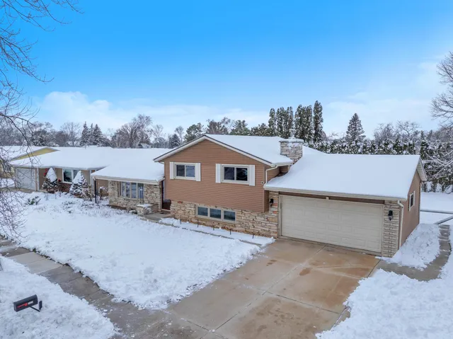 $387,000 | 2324 Silver Leaf Lane, Sheboygan, WI 53083
