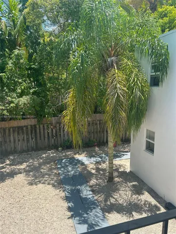 $1,700 | 5814 Northeast 4th Court, Unit 103, Miami, FL 33137