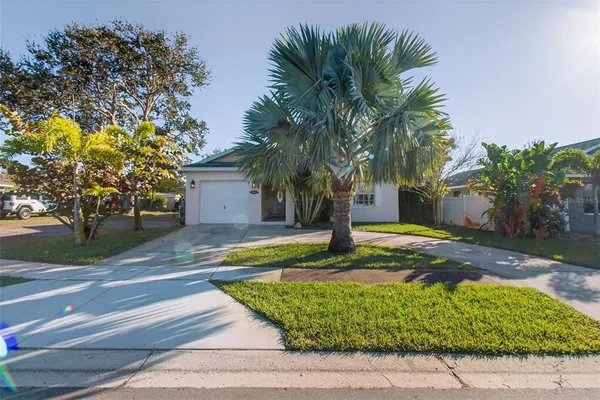 a view of a yard in front of a house