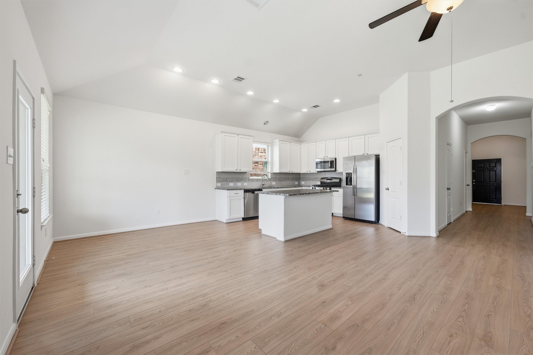 3841 Enchanted Timbers Lane Spring, TX 77386 - Photo 5 of 32