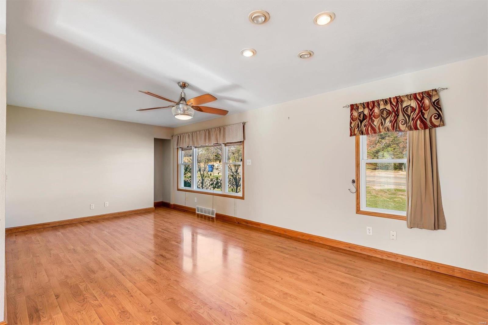 674 Forder Road St. Louis, MO 63129 - Photo 7 of 30 Gallery Image 7