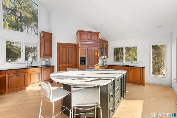 $2,095,000 | 2177 Cross Highway, Fairfield, CT 06824