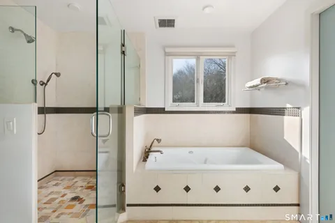 $2,095,000 | 2177 Cross Highway, Fairfield, CT 06824