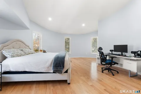 $2,095,000 | 2177 Cross Highway, Fairfield, CT 06824