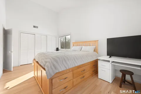 a picture of a room