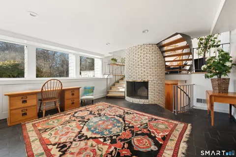 $2,095,000 | 2177 Cross Highway, Fairfield, CT 06824