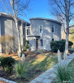 $2,095,000 | 2177 Cross Highway, Fairfield, CT 06824