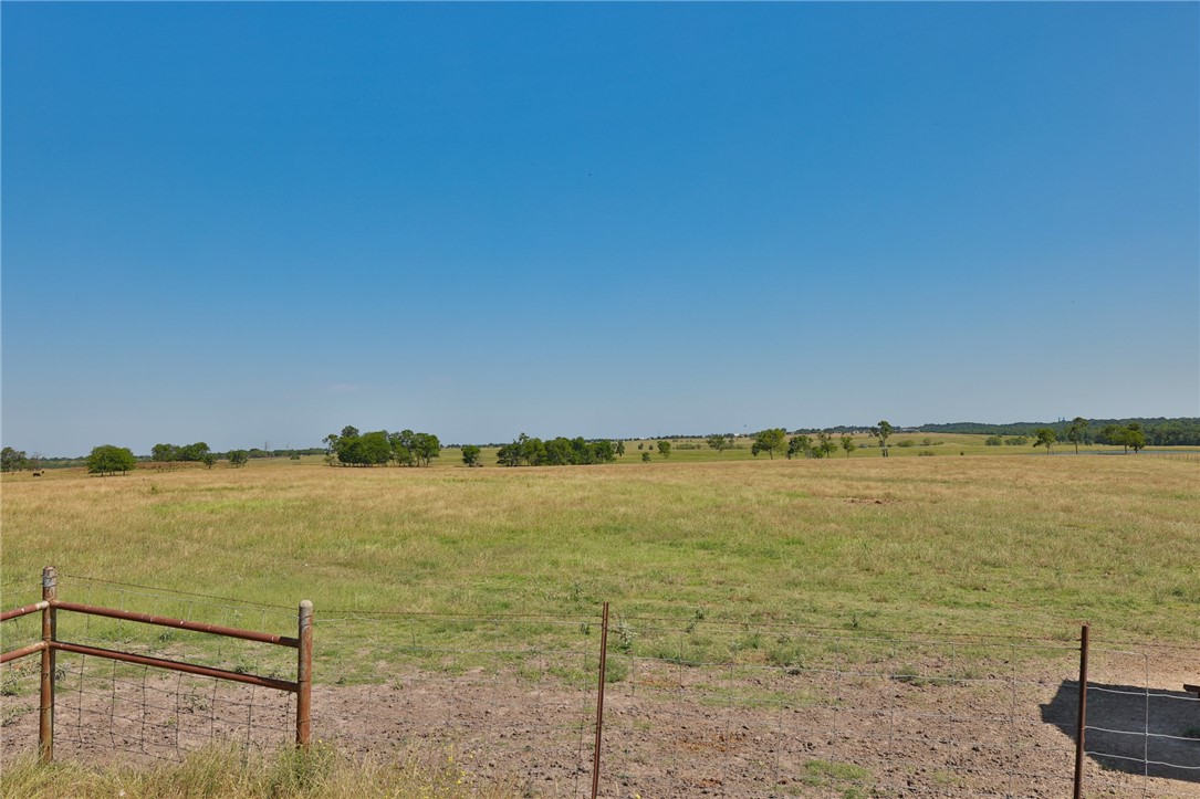 305 County Road 305 Navasota, TX 77868 - Photo 7 of 21 a view of an ocean