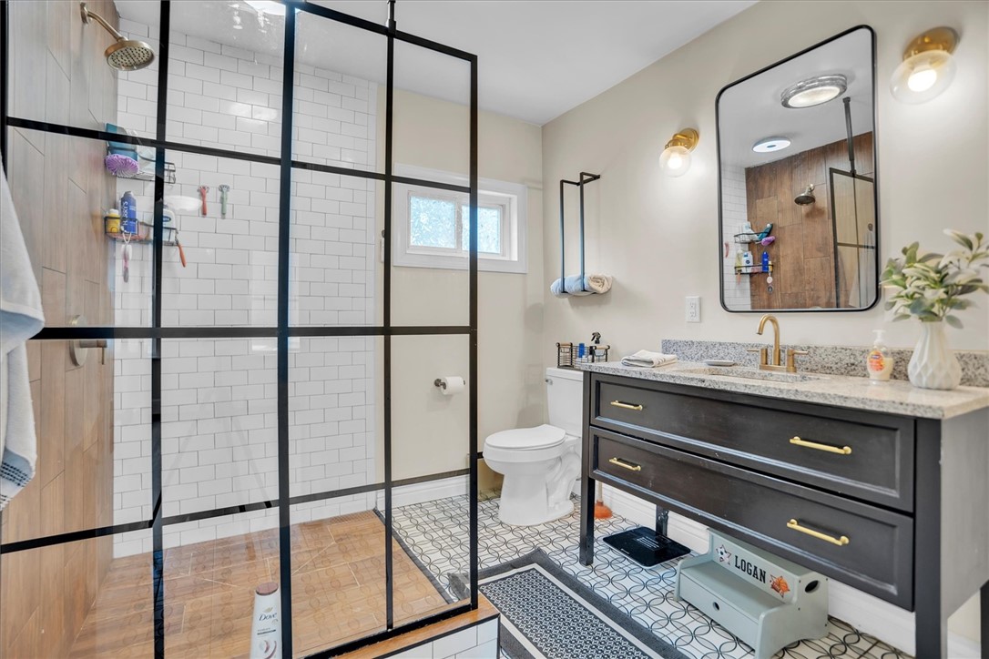 20 Barney Street Warren, RI 02885 - Photo 17 of 35