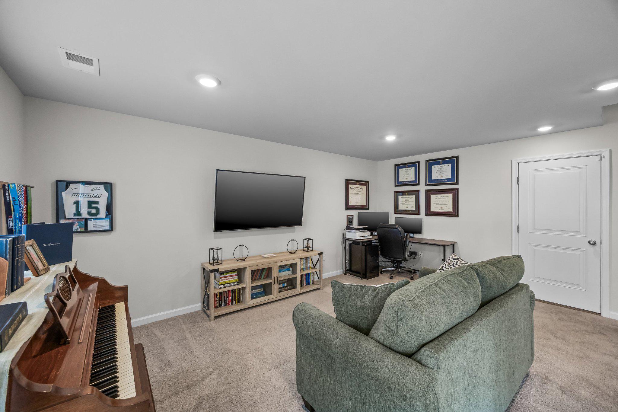 6 Cardinal Way Mount Mount Laurel, NJ 08054 - Photo 30 of 33 Gallery Image 30