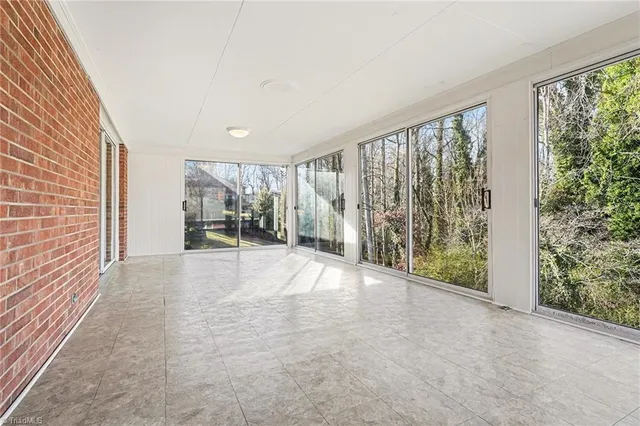 $363,000 | 914 Oakcrest Drive, Reidsville, NC 27320