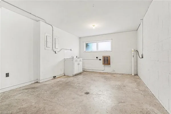 $345,000 | 914 Oakcrest Drive, Reidsville, NC 27320