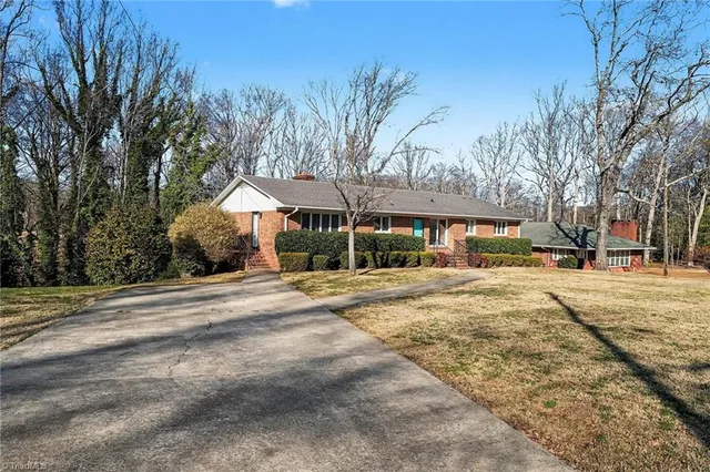 $363,000 | 914 Oakcrest Drive, Reidsville, NC 27320