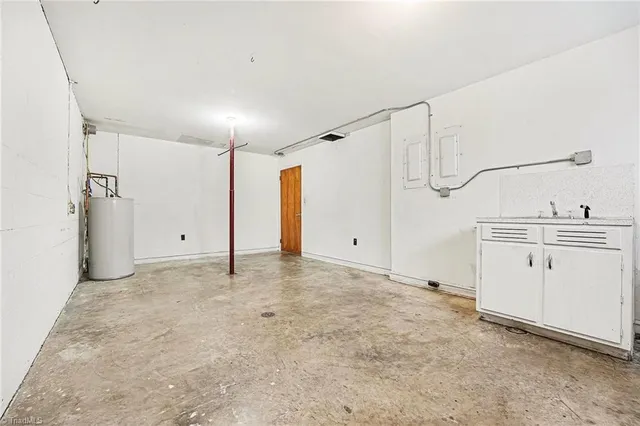 $363,000 | 914 Oakcrest Drive, Reidsville, NC 27320