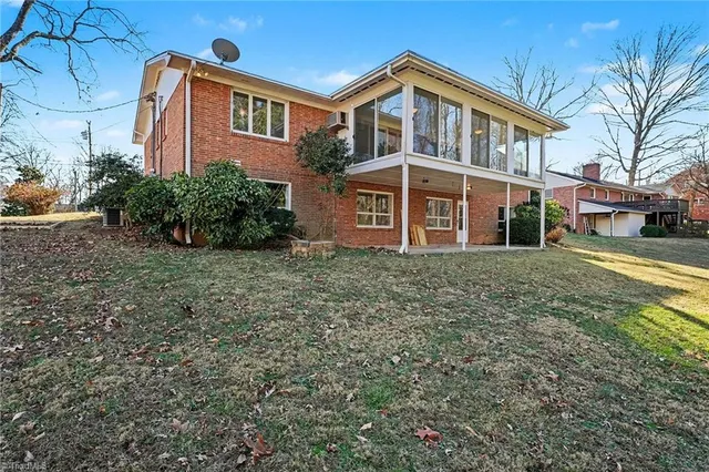 $363,000 | 914 Oakcrest Drive, Reidsville, NC 27320