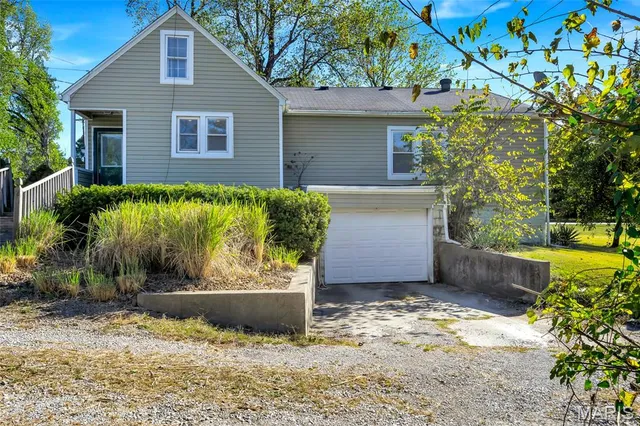 $170,000 | 1212 North Moreland Road, Moro, IL 62067