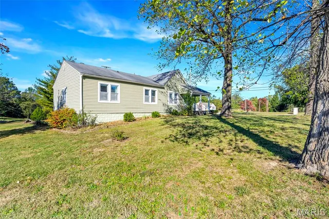 $170,000 | 1212 North Moreland Road, Moro, IL 62067