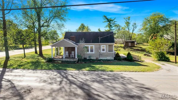 $170,000 | 1212 North Moreland Road, Moro, IL 62067