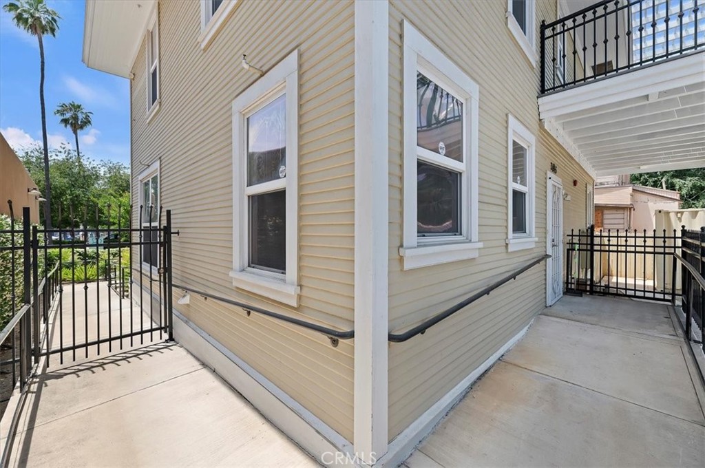 3845 Tenth Street Riverside, CA 92501 - Photo 39 of 45 a view of a porch with a bench