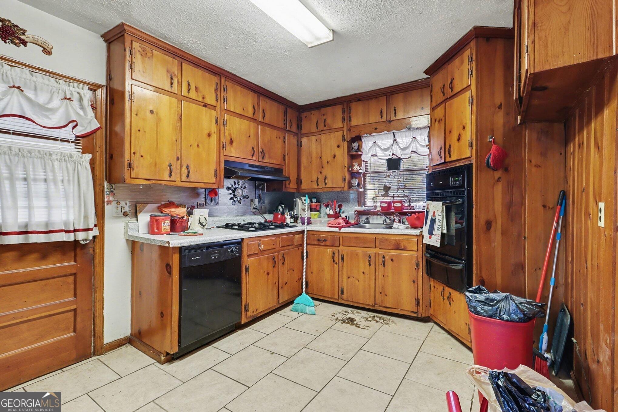 1551 Rex Road Morrow, GA 30260 - Photo 7 of 23