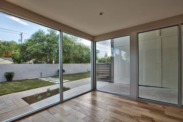 $1,425 | 924 East 51st Street, Unit 108, Austin, TX 78751