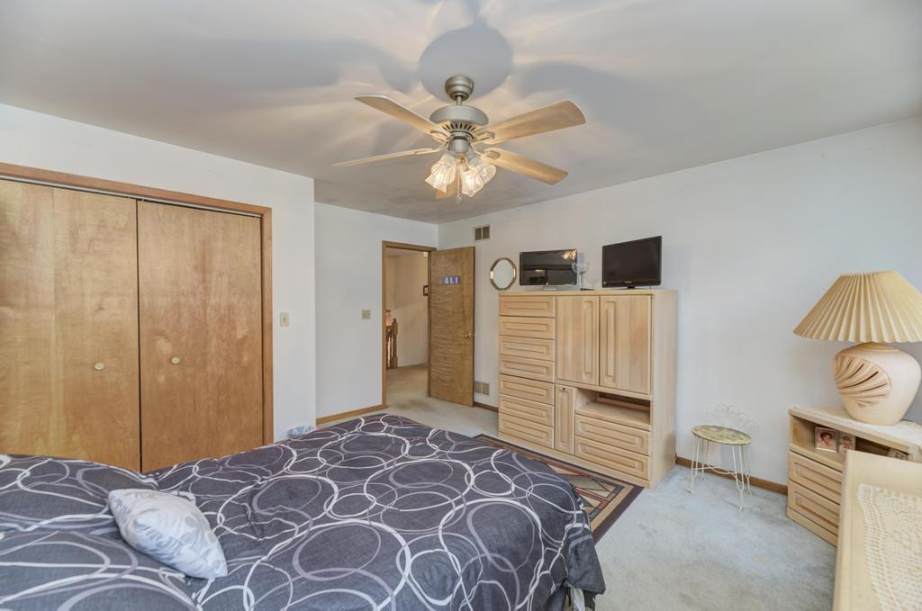 768 George Street Bensenville, IL 60106 - Photo 19 of 37