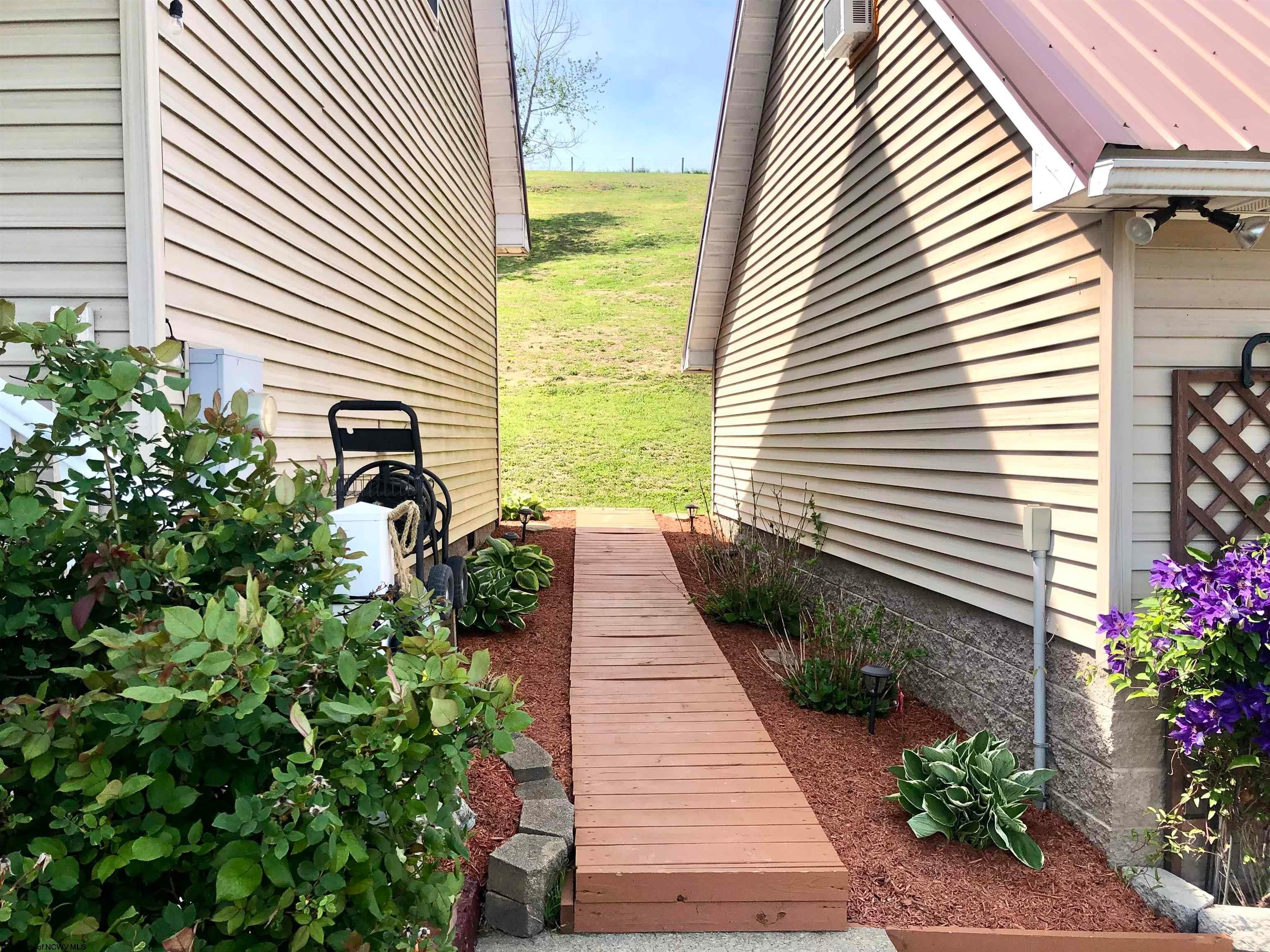 39 Morrow Tower Road Bridgeport, WV 26330 - Photo 6 of 30 Gallery Image 6