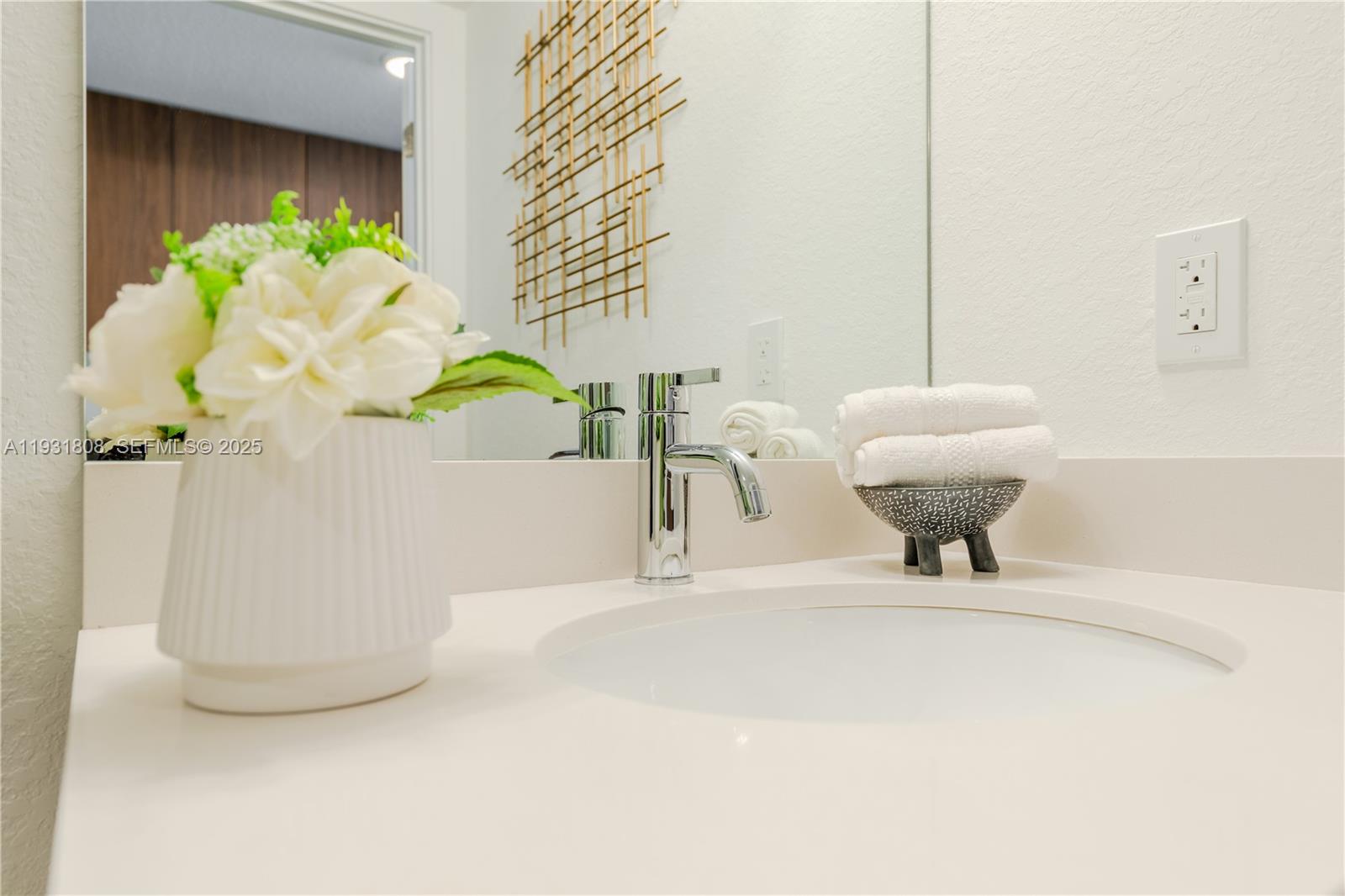 1950 West 49th Street, Unit 155 Hialeah, FL 33012 - Photo 8 of 39 a bathroom with a sink toilet and shower