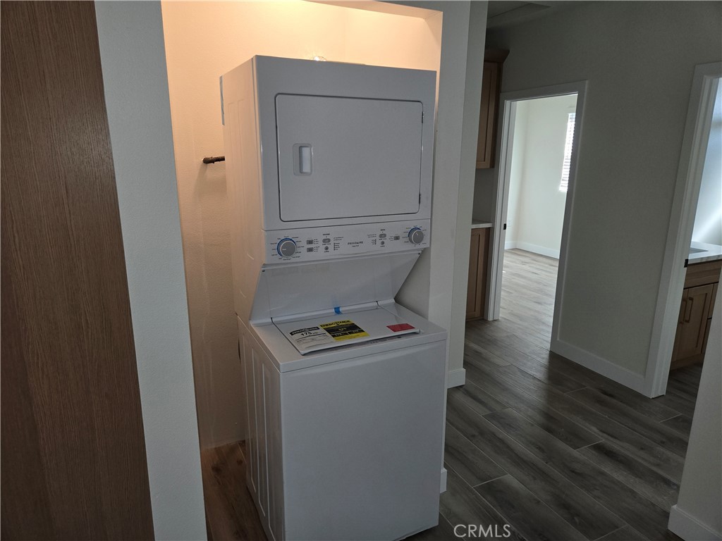 691 Sixth Street Norco, CA 92860 - Photo 10 of 12 Laundry