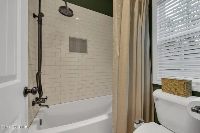 $279,900 | 127 West Cardin Street, Etowah, TN 37331