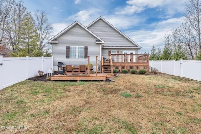 $279,900 | 127 West Cardin Street, Etowah, TN 37331